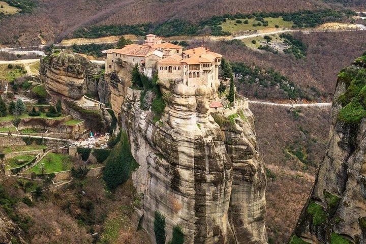 Meteora, Monasteries And Battle of Thermopylae Private Tour From Athens