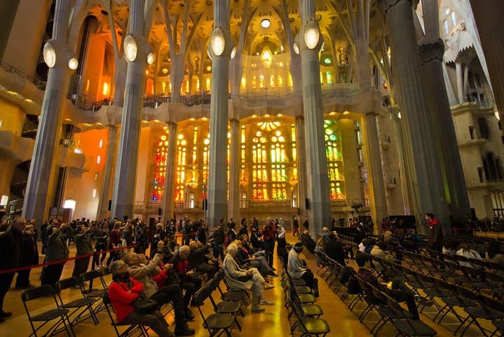 Montserrat Monastery and Sagrada Familia Tour with Liquor Tasting