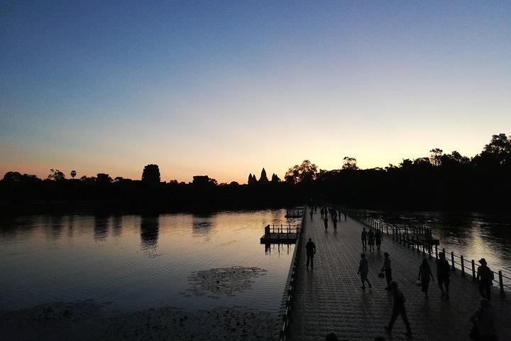 Private tours to Angkor Wat Sunrise, Angkor Thom & Ta Prohm