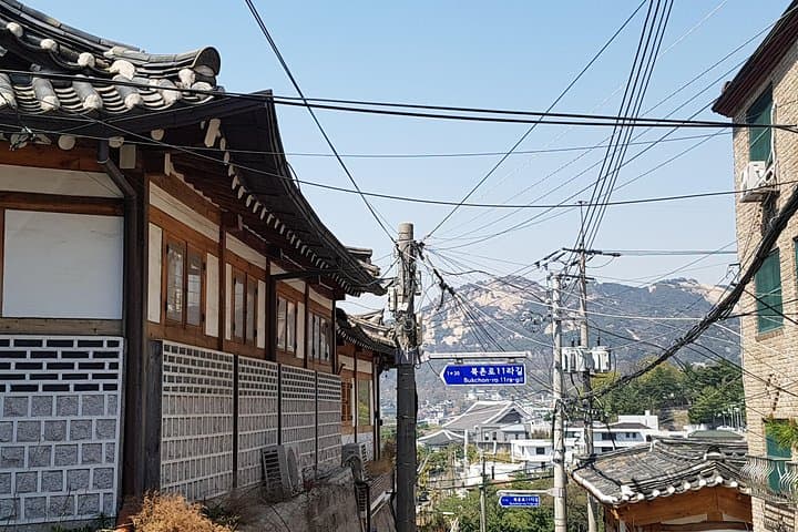 Best Walking Tour to Gyeongbok Palace Bukchon Hanok Village