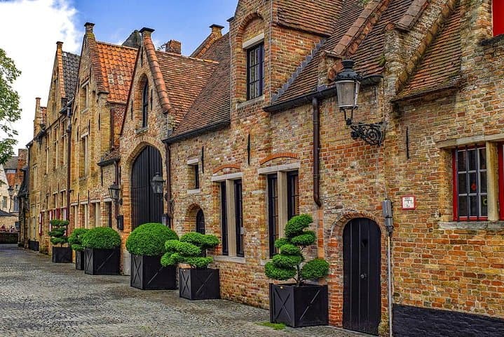 Private Roundtrip on the same day to Bruges from Amsterdam