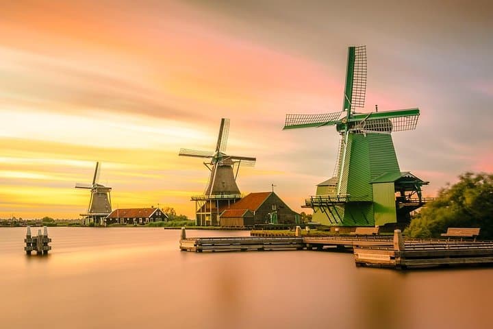 Private tour to Giethoorn, the Windmills, Cheese from Amsterdam