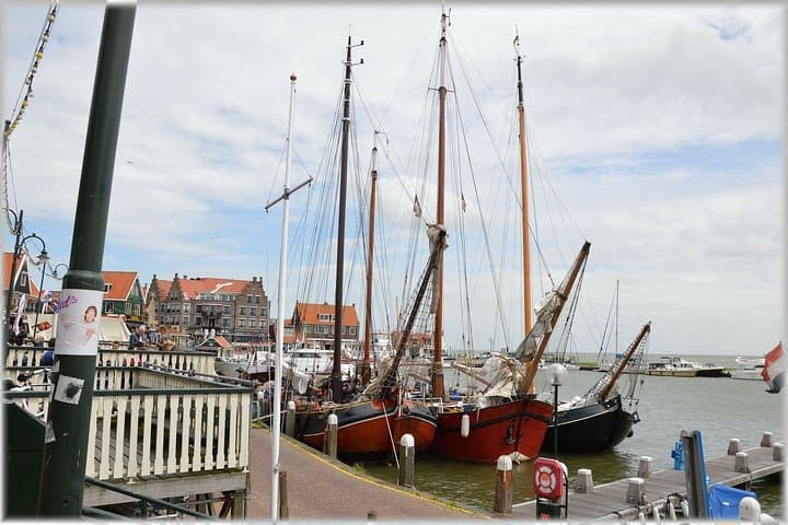 Zaanse Schans Windmills, cheese and clogs and Volendam tour from Amsterdam