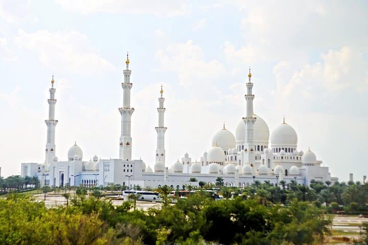 Abu Dhabi Day Tour From Dubai with Sheikh Zayed Grand Mosque