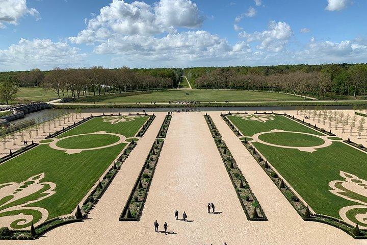 Loire Valley Castles VIP Private Tour: Chambord, Chenonceaux, Amboise