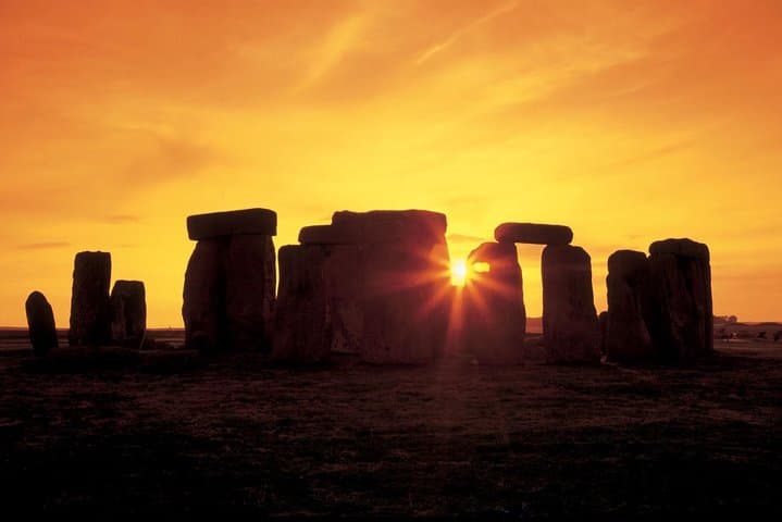 Small-Group to Bath, Lacock, Avebury and Stonehenge from London