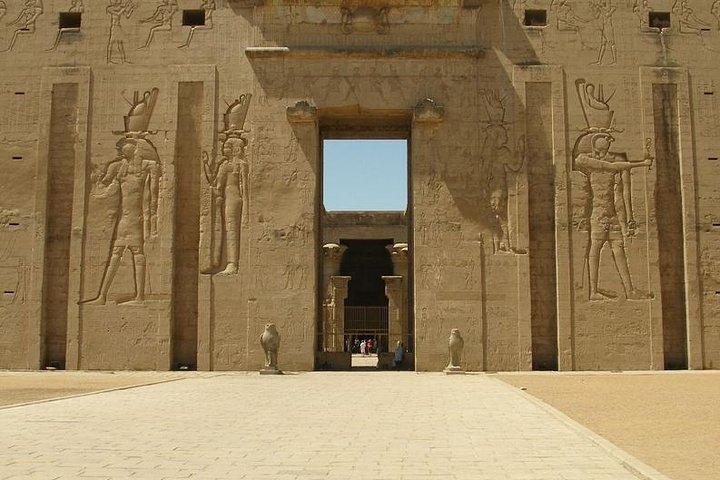 Luxor Day Trip to Edfu and Kom Ombo Temples by Car
