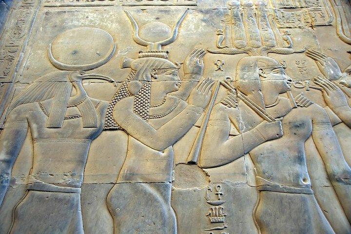 Luxor Day Trip to Edfu and Kom Ombo Temples by Car