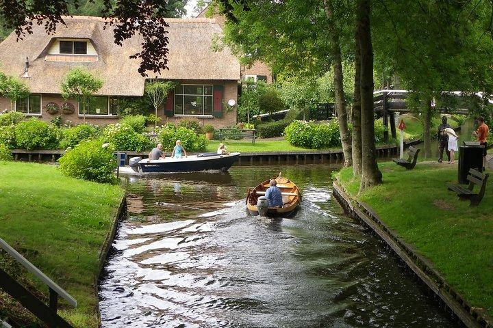 Private day trip to Giethoorn and the Enclosing Dike