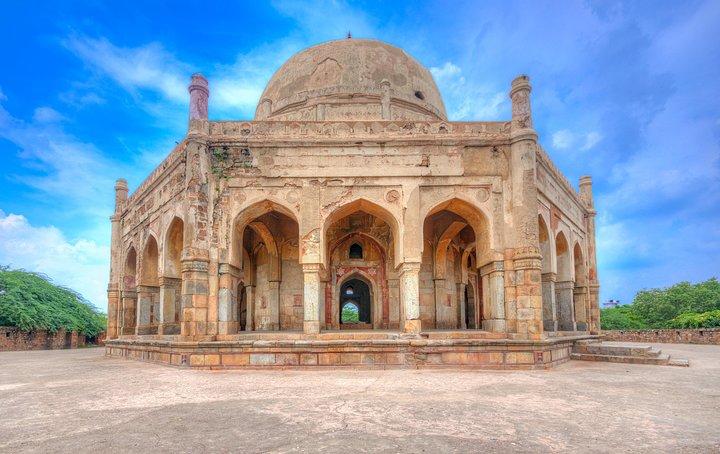 Private Walking Tour: South Delhi Heritage including Qutub Minar and Mehrauli Archaeological Park