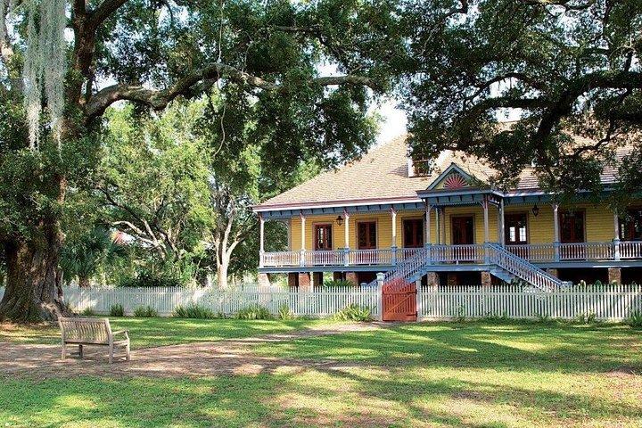 Small-Group Laura and Whitney Plantation Tour from New Orleans
