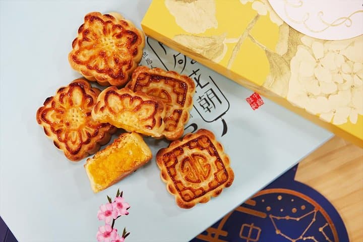 Hong Kong self-service baking experience: making traditional snacks