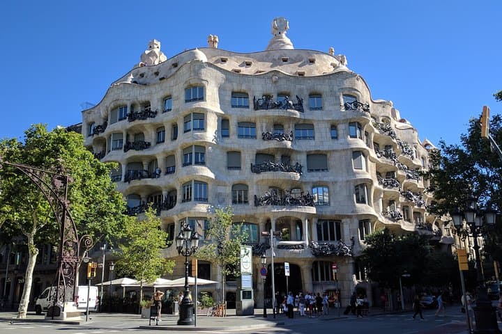 Barcelona Highlights Private Tour in a chauffeured Mercedes-Benz