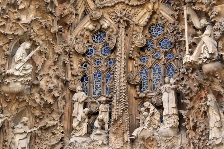 Barcelona Highlights Private Tour in a chauffeured Mercedes-Benz