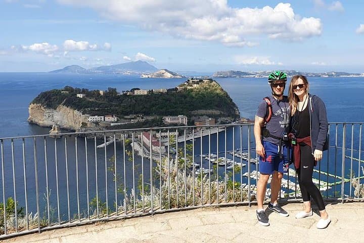 Guided tour of Naples by FAT electric bike