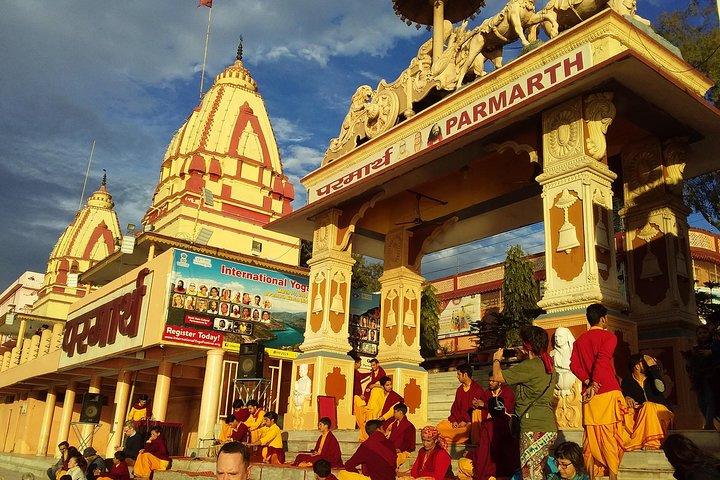 Rishikesh: Guided Walk to Ganga Aarti, Ashrams & Temples