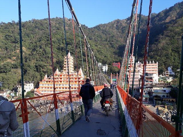 Rishikesh: Guided Walk to Ganga Aarti, Ashrams & Temples
