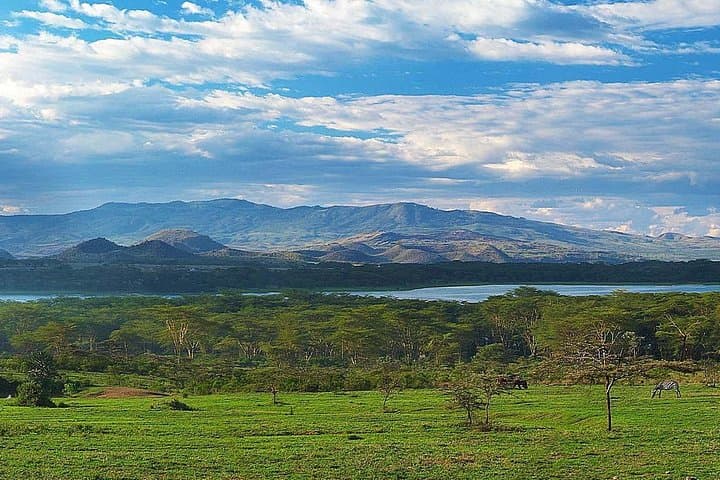 Private Layover Tour to Hells Gate National park with Optional Boat Ride