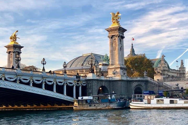 Paris Seine River Champagne Tasting Cruise by Ô Chateau