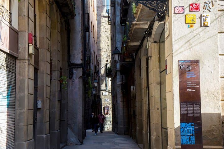 Jewish Quarter of Barcelona Private Tour with Hotel Pick-up
