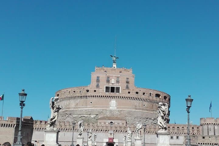 City walk through Spanish steps, Trevi fountain, Pantheon, Navona, Angel Castle