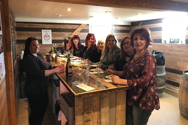 Afternoon Wine, Beer and Charcuterie Tour in Niagara-on-the-Lake