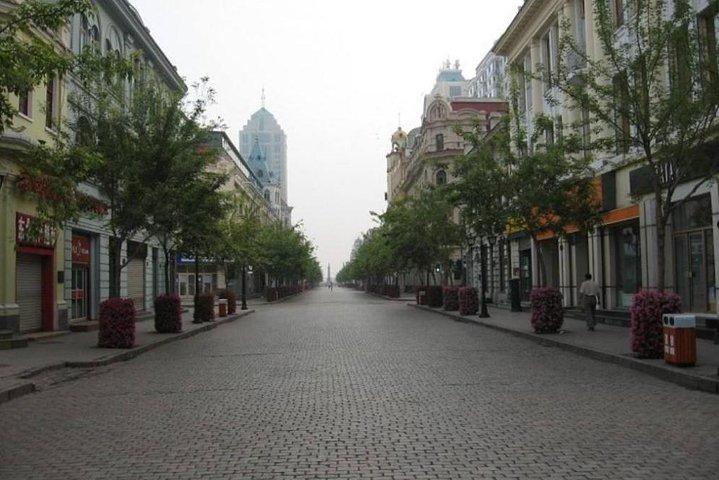 Harbin City Guided Tour to Zhongyang Street and Sophia Church