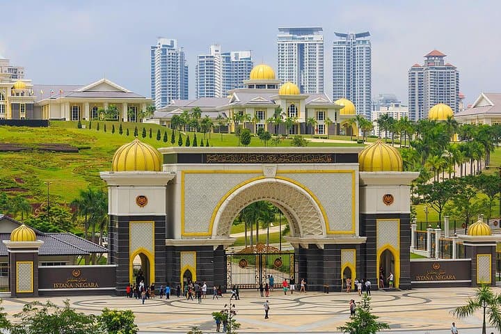 KLCC Lake of Symphony and The River Of Life Tour