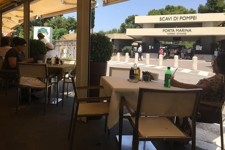 Transfer Naples to Sorrento and stop in Pompeii