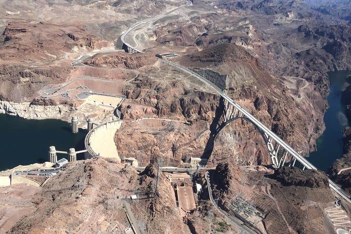 Grand Canyon Helicopter Flight with Sunset Valley of Fire Landing