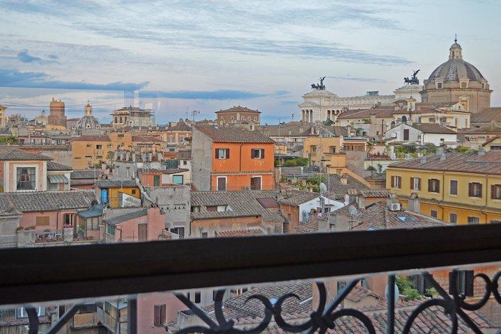 Rooftops of Rome by Night Food Tour with Dinner, Cocktails & Guided Sightseeing