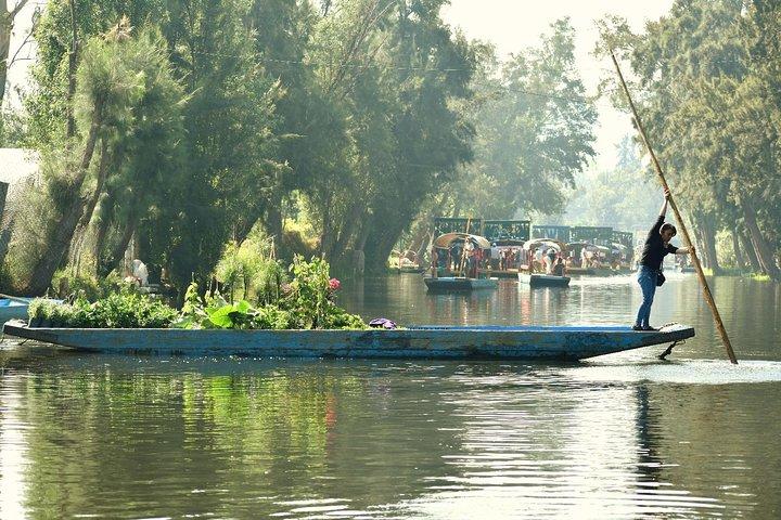 Small Group: Discover Xochimilco, Coyoacán, Frida Kahlo Museum and House