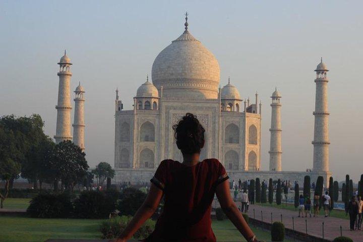 Lonely Planet Traveler's choice: Taj mahal, Agra fort, Fatehpur sikri and jaipur