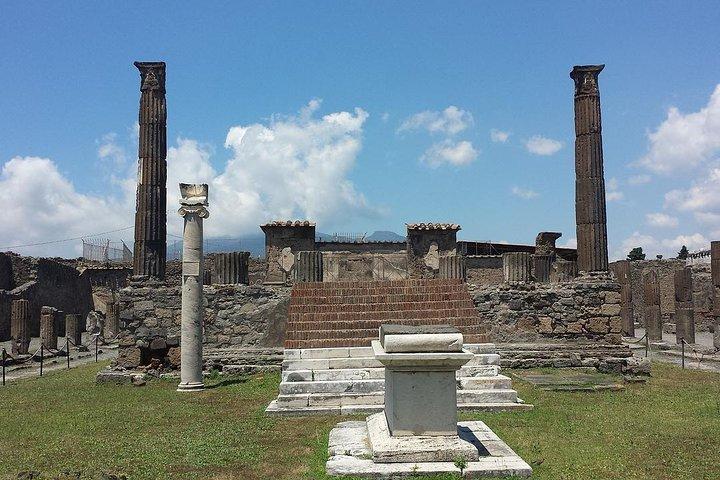 Day Trip to Capri, Sorrento and Pompeii from Rome