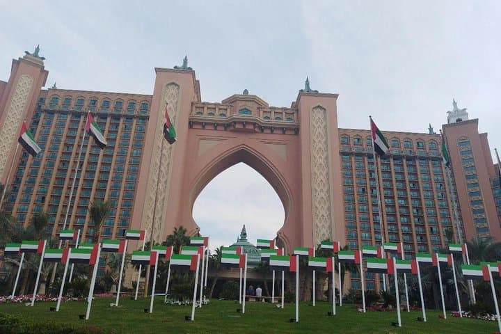 Private 10 hours tour : Dubai and Abu Dhabi with professional driver