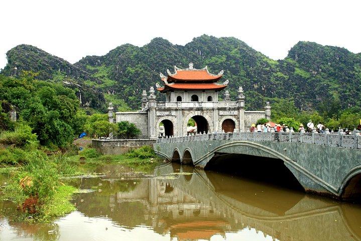 Trang An - Hoa Lu - Mua Cave Full Day/ Amazing View / Full service