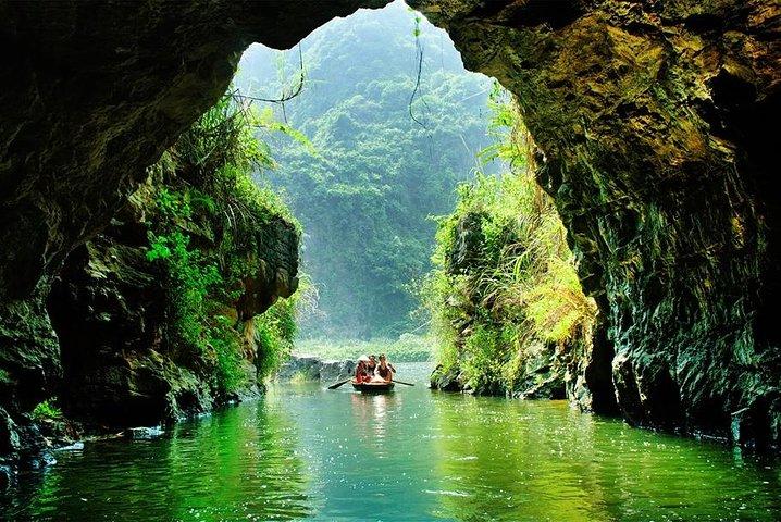 Trang An - Hoa Lu - Mua Cave Full Day/ Amazing View / Full service
