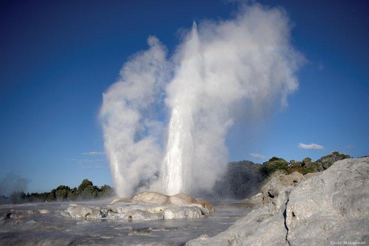 3 Day Waitomo Caves, Hobbiton Movie Set and Rotorua Tour from Auckland