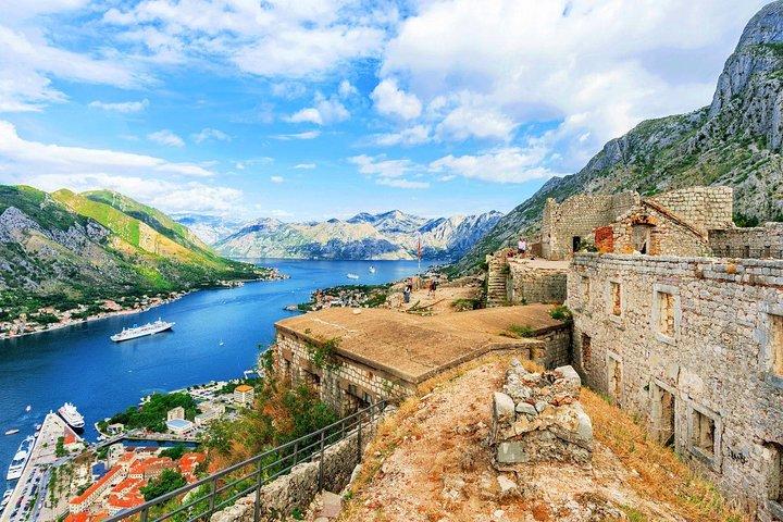 Hiking downhill from Krstac to Kotor, Old caravan path