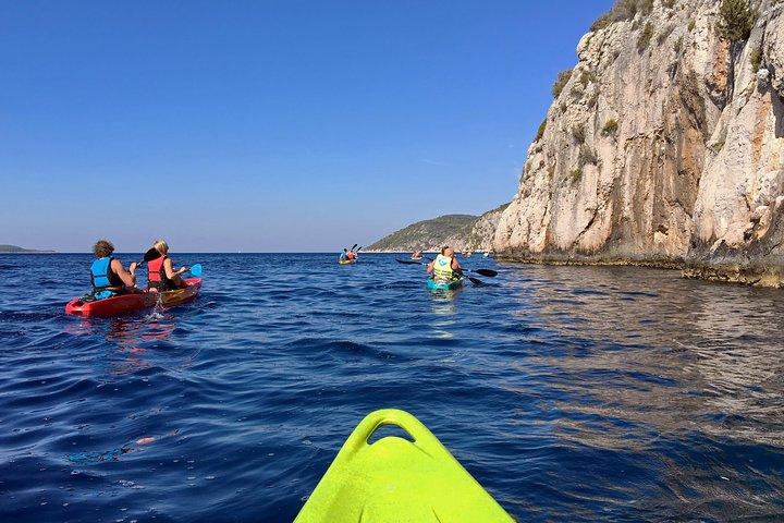 Guided kayaking tour to Pakleni islands