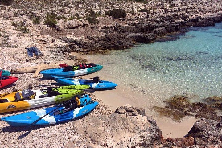 Guided kayaking tour to Pakleni islands