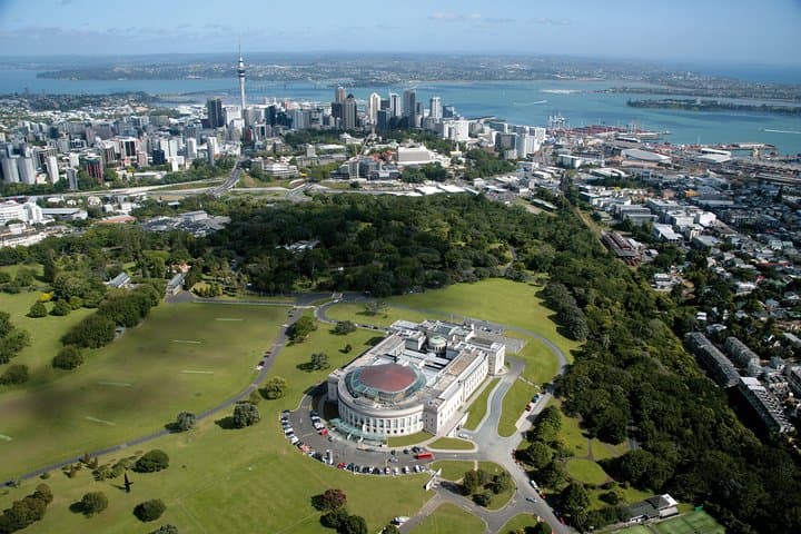 Auckland City Small-Group Morning Discovery Tour