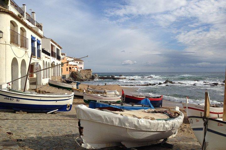 Costa Brava and Medieval Villages Small Group from Girona