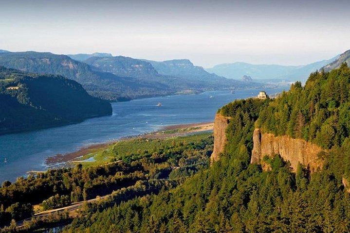 Private - 1/2 day Columbia River Gorge & Waterfalls Tour From Portland