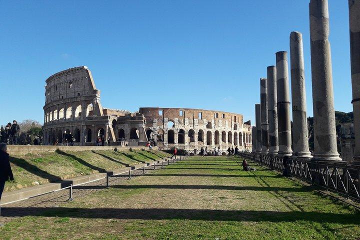 Heyday Rome Private Tour: 7,5 hours w/Deluxe Car Guide & Lunch!