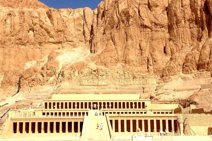 Private Full Day Tour to Luxor from Cairo with Flight