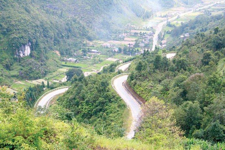Private Transfer Between Lao Cai Train Station and Sapa Town