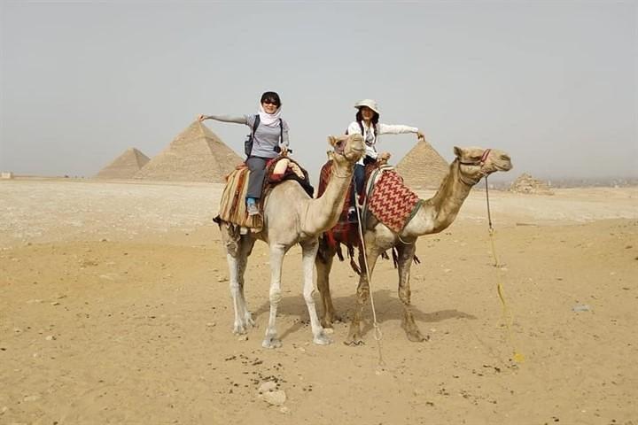 Great Pyramids in Giza, Cairo Egypt sightseeing