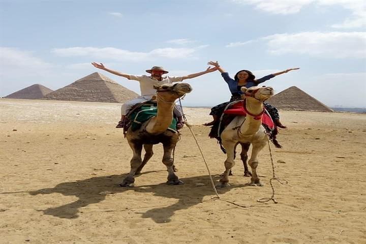 Great Pyramids in Giza, Cairo Egypt sightseeing