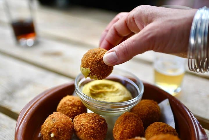 Amsterdam Food Tour of 10+ Local Classic Tastings in Jordaan Area